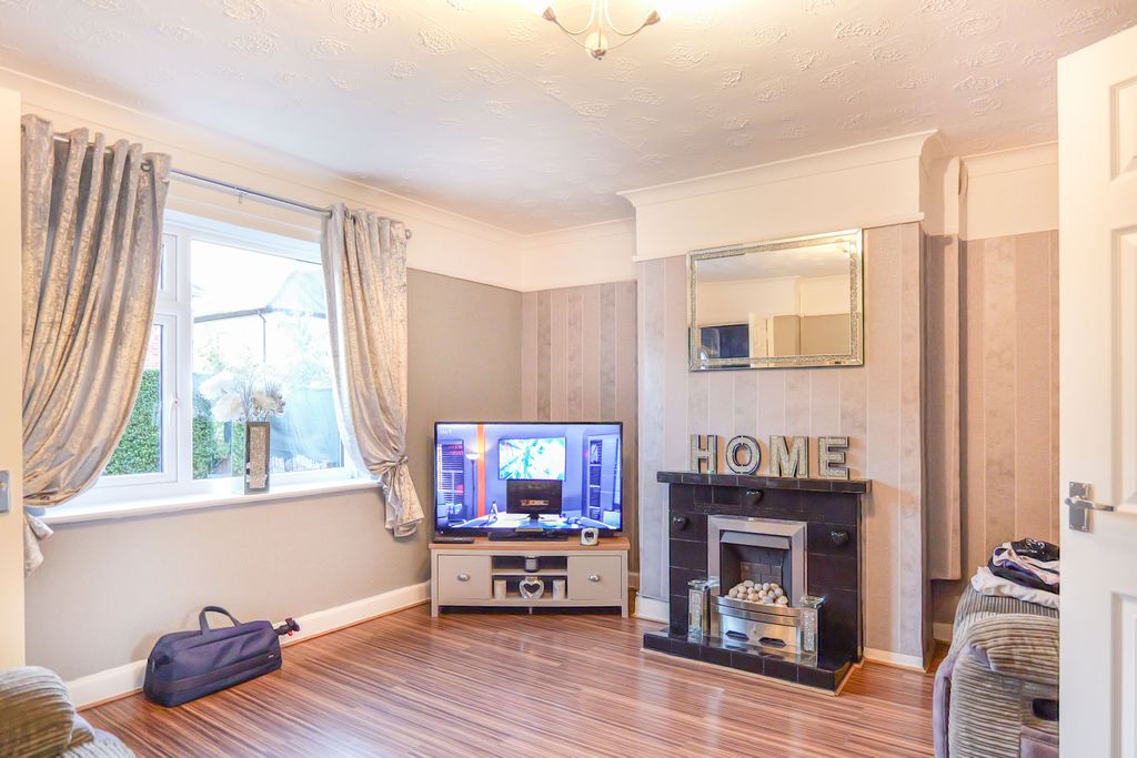 Property photo 2 of 25