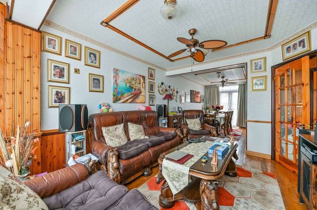 Property photo 2 of 14