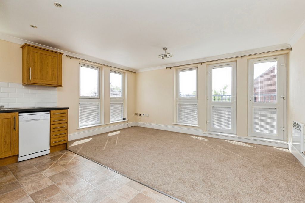 Property photo 2 of 16 Photo