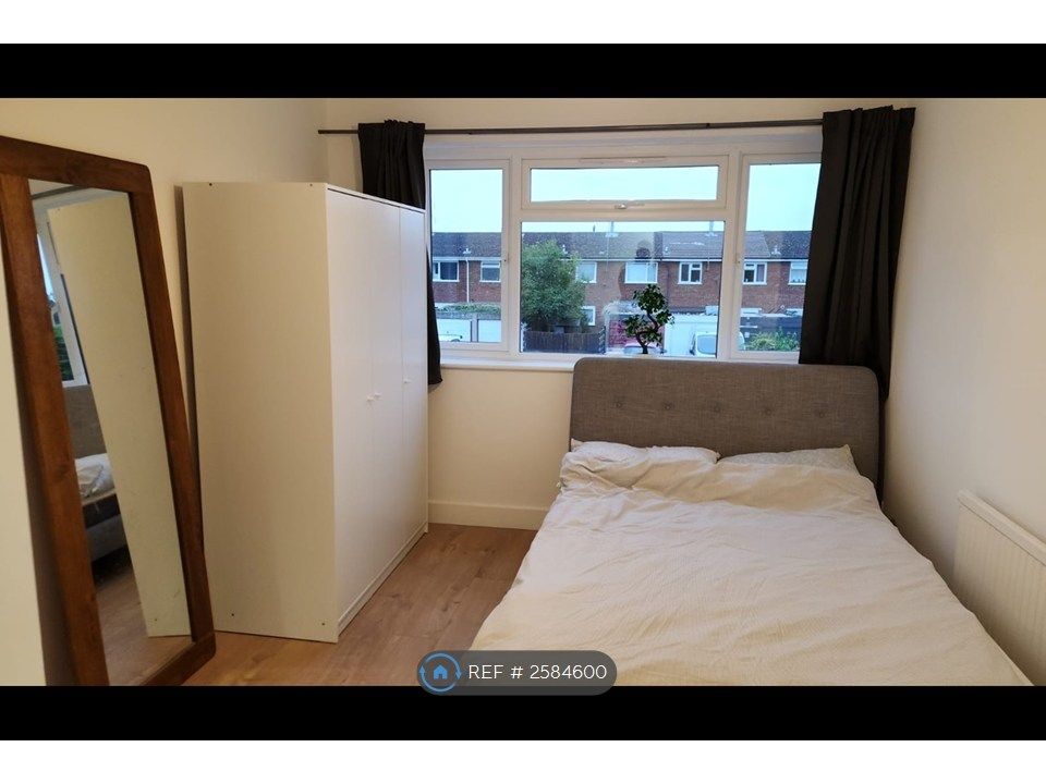 Property photo 2 of 20