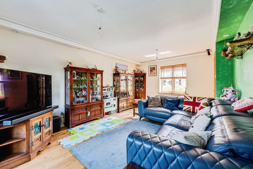 Property photo 3 of 12