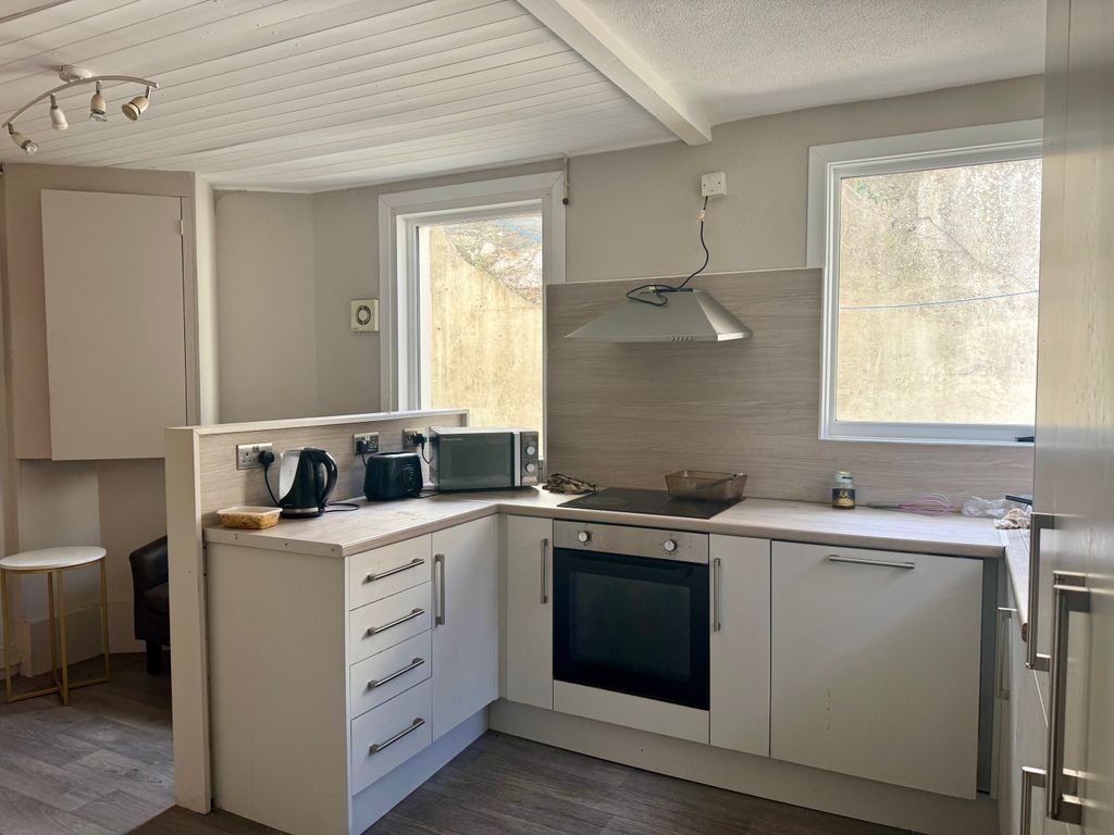 Property photo 3 of 7 Kitchen Diner
