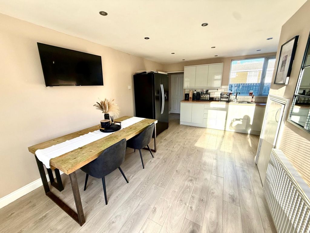 Property photo 3 of 10 9178115c-Fe88-4Fd8-8033-F818d48A49Da