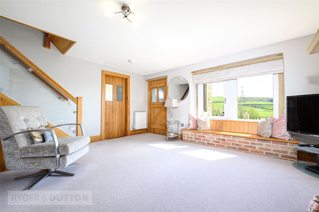 Property photo 2 of 27 Picture No. 13