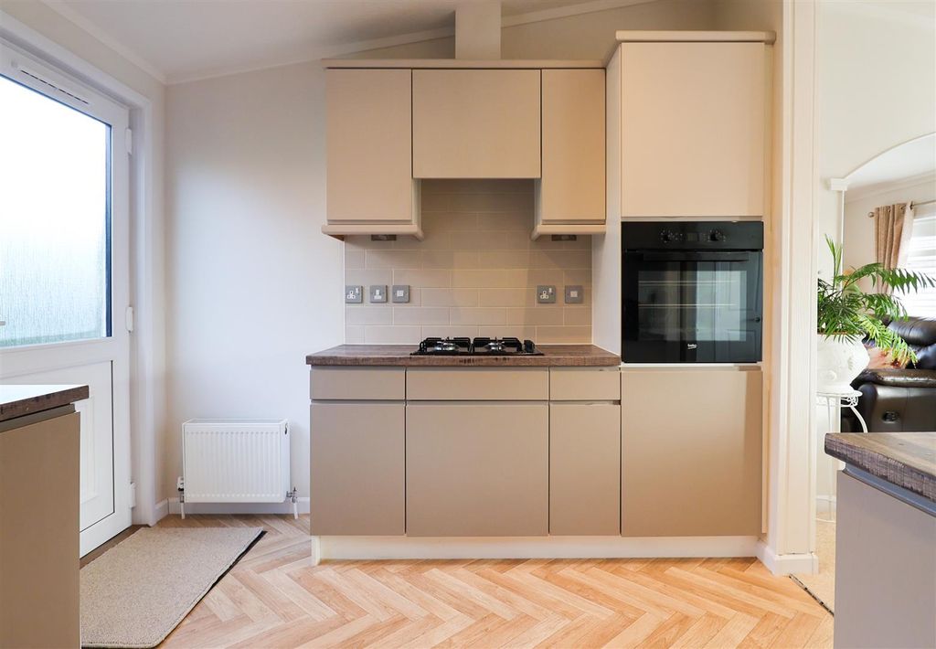 Property photo 3 of 29 11.Jpg