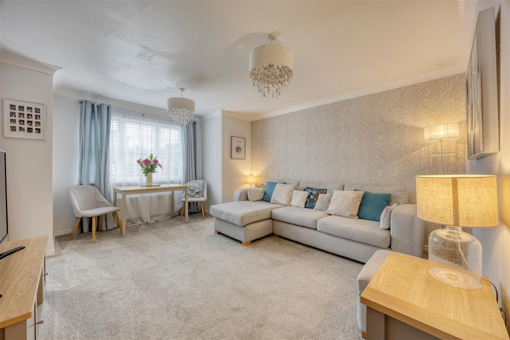Property photo 3 of 15 0-1_3_Bothlin_Court_Woodilee_Village_009.Jpeg