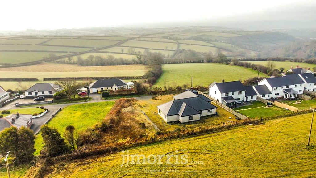 Property photo 2 of 46 67Ad1E68-Bd15-4751-Beb6-0D8136020921.Jpeg