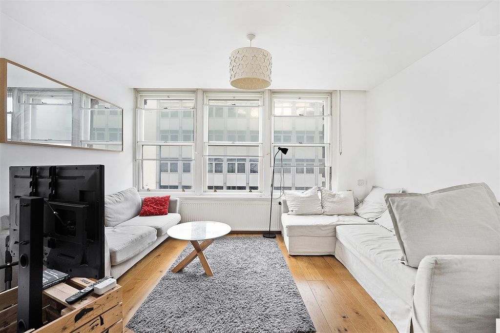 Property photo 2 of 15 Lounge/Kitchen