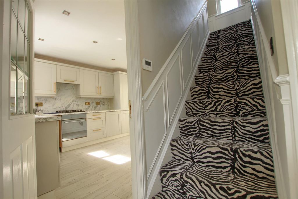Property photo 3 of 14 Sh5.Jpg