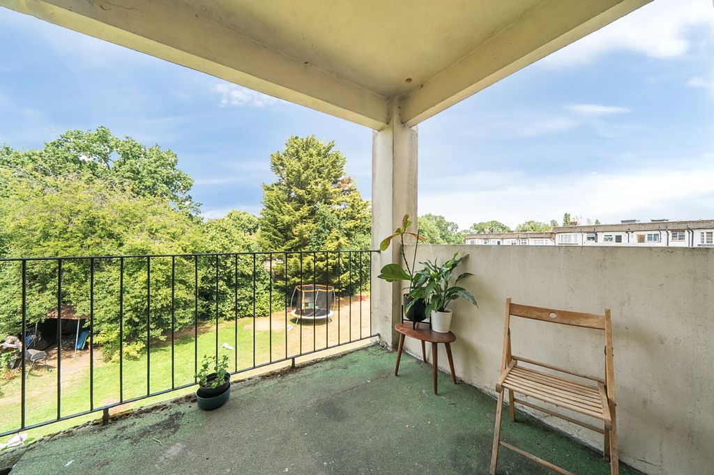 Property photo 1 of 14 1325882-1-687751A...