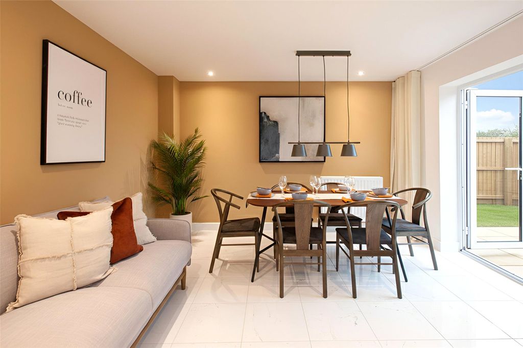 Property photo 3 of 11 Dining Family Area