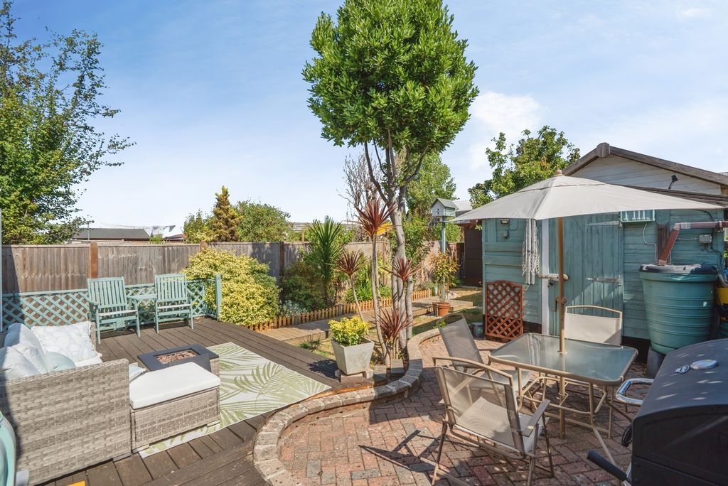 Property photo 3 of 24 Pbox-Img.Jpg