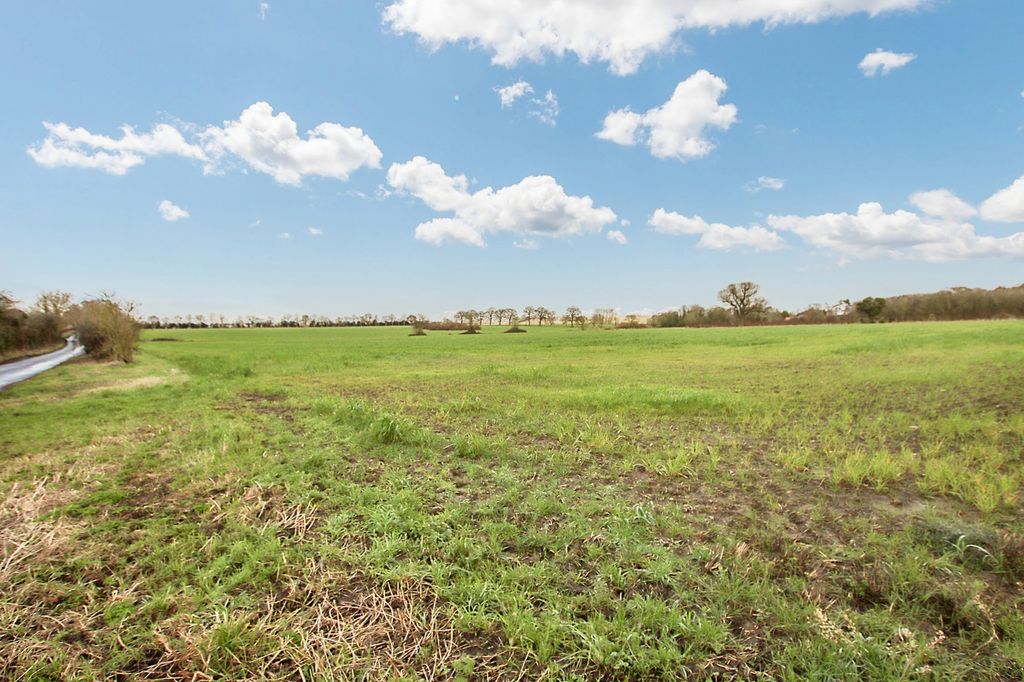 Property photo 2 of 21 2915834
