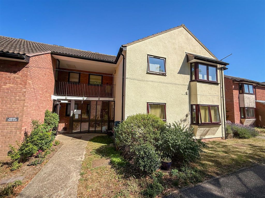 Property photo 1 of 7 Outside