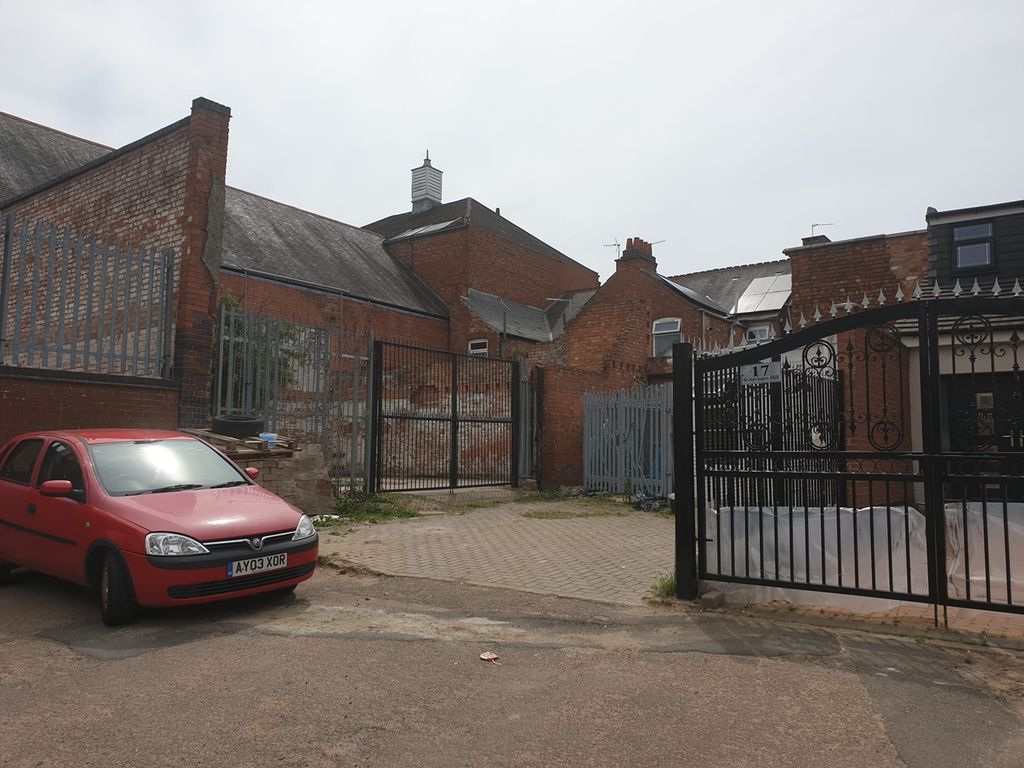 Property photo 3 of 6