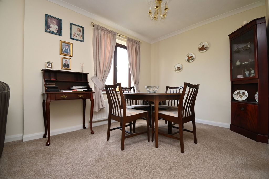 Property photo 3 of 19
