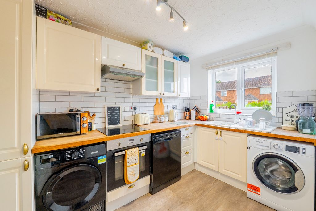 Property photo 3 of 17 4299606