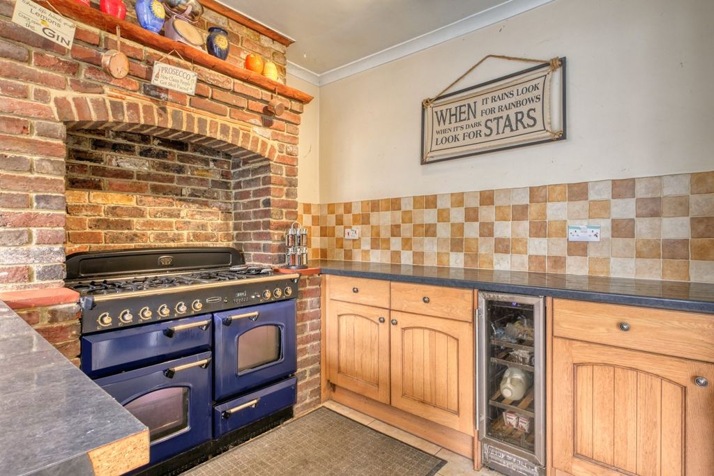 Additional image 11 of 5 bed detached bungalow for saleHempstead Lane, Hailsham BN27