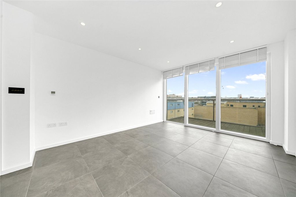 Property photo 2 of 19 Picture No. 44