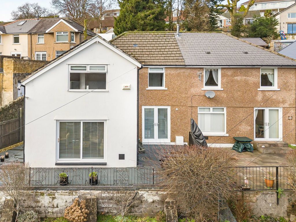 Property photo 1 of 43