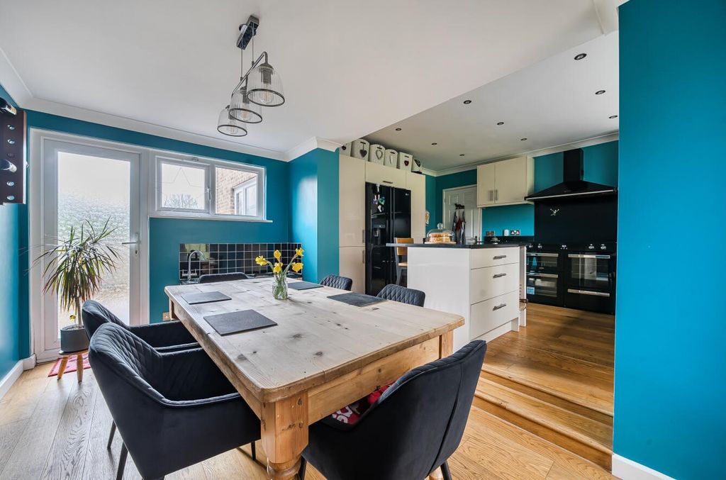 Property photo 3 of 27 1416636-6-69960532206F7.Jpg