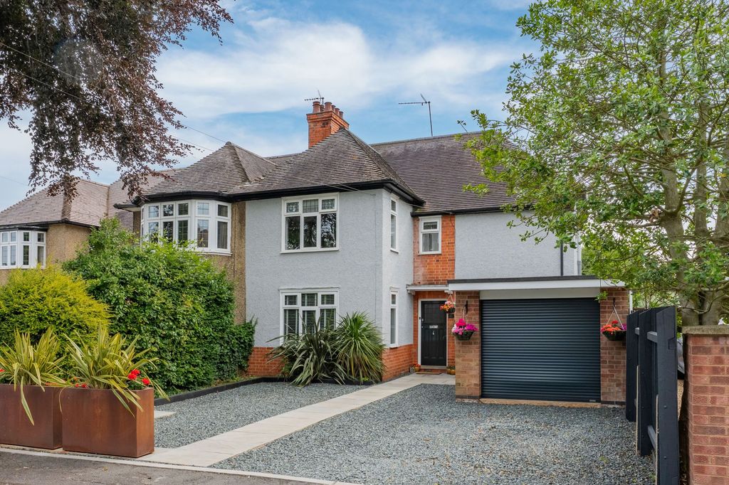 Property photo 1 of 61