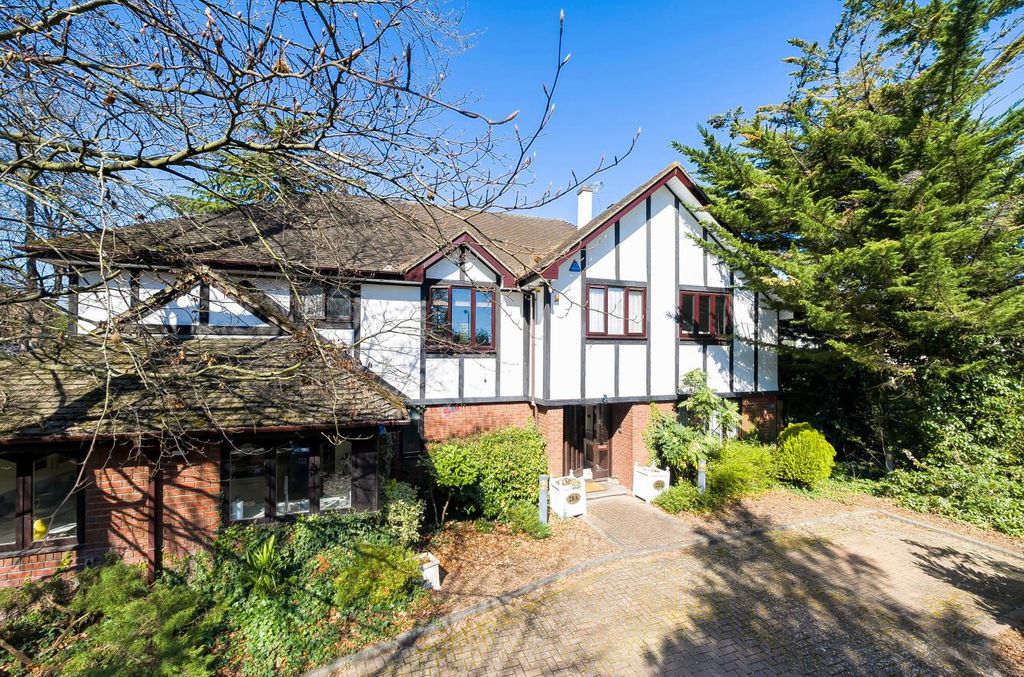 Property photo 1 of 19 Davidson Frost-Wellings, Dfw, Gordon Avenue, Stanm