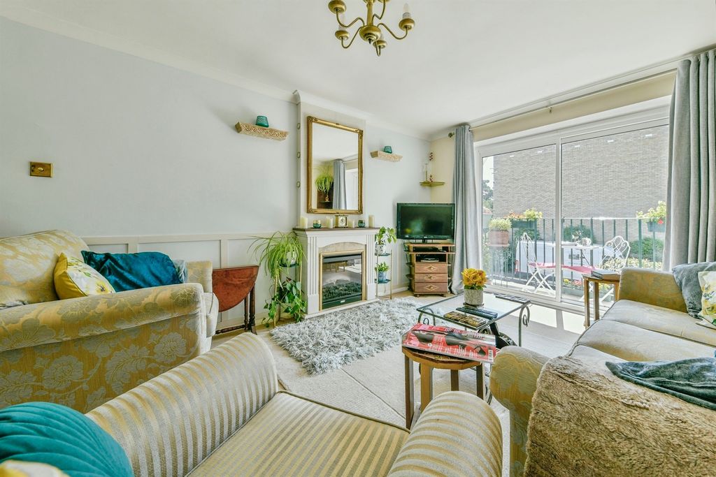 Property photo 3 of 17