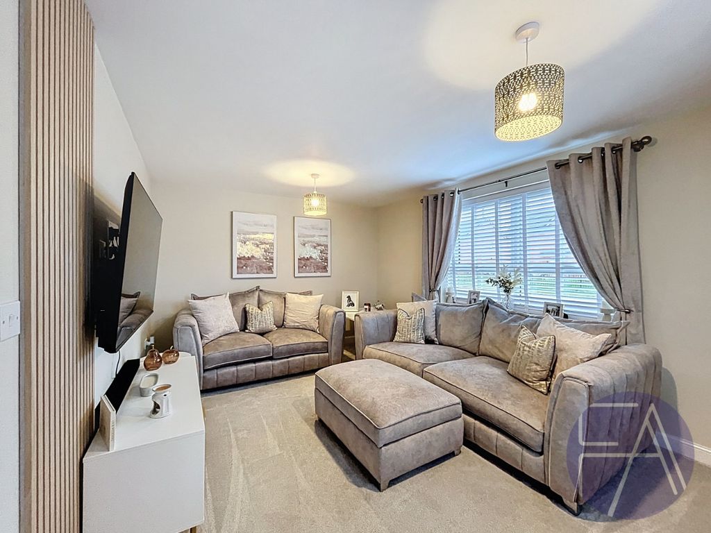 Property photo 3 of 22 4640895