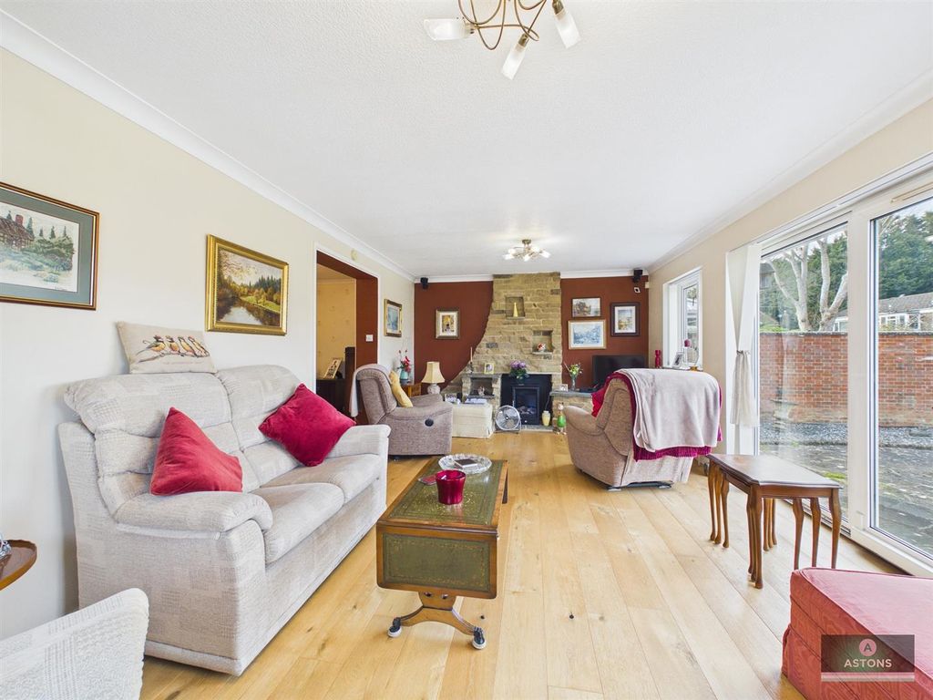 Property photo 2 of 23 Living Room