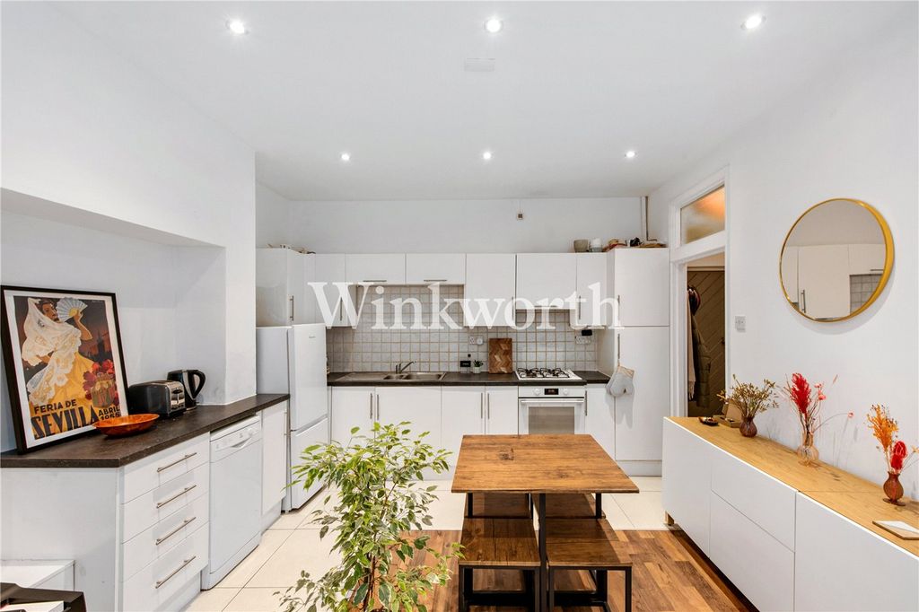 Property photo 3 of 18 Picture No. 08