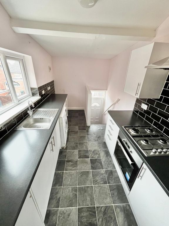 Property photo 1 of 9 3 Bedroom Flat For Rent