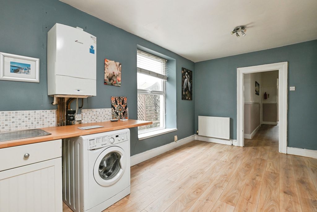 Property photo 3 of 17 Pbox-Img.Jpg