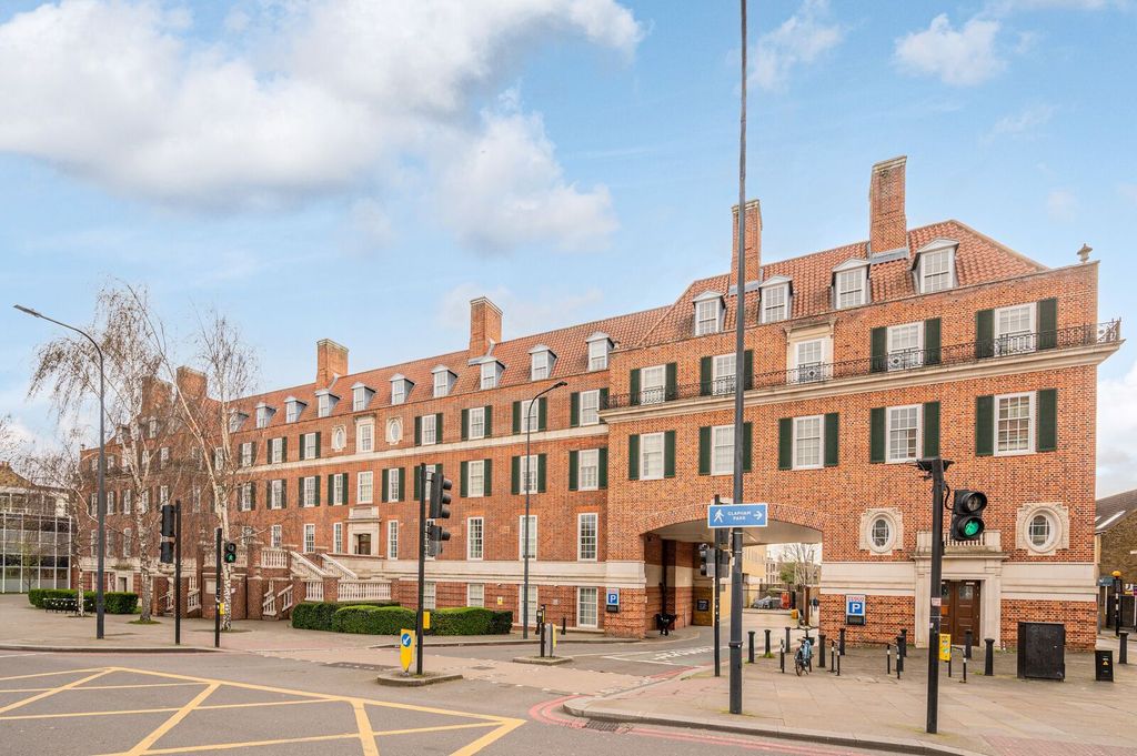 Property photo 1 of 12