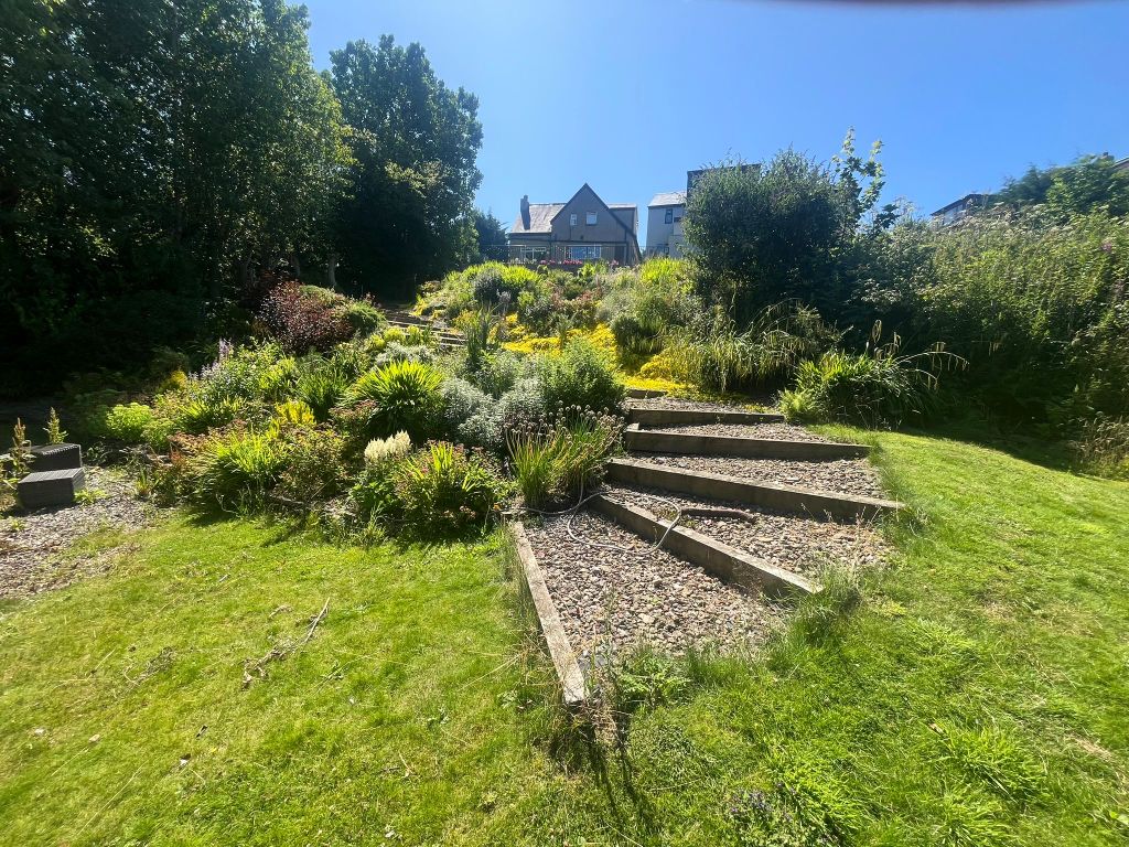 Property photo 2 of 21