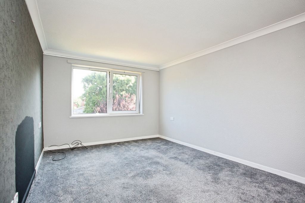 Property photo 2 of 12 Living Room