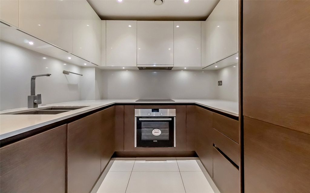 Property photo 2 of 17 Kitchen