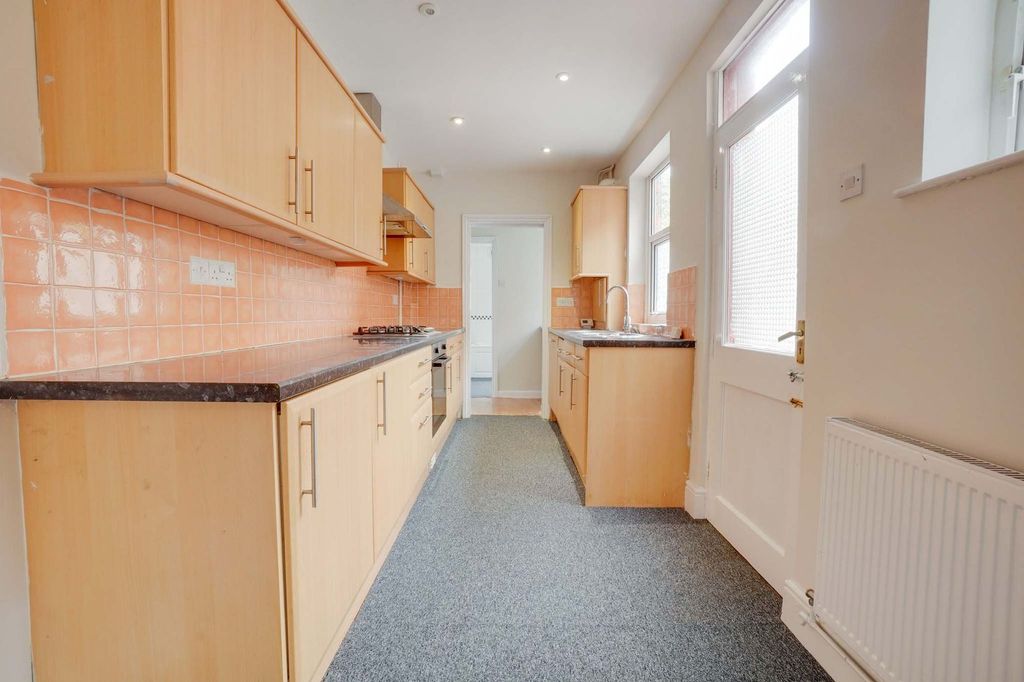 Property photo 2 of 19