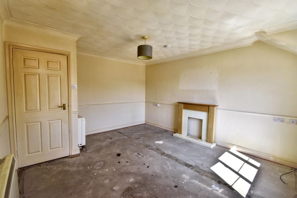 Property photo 3 of 7 Lounge