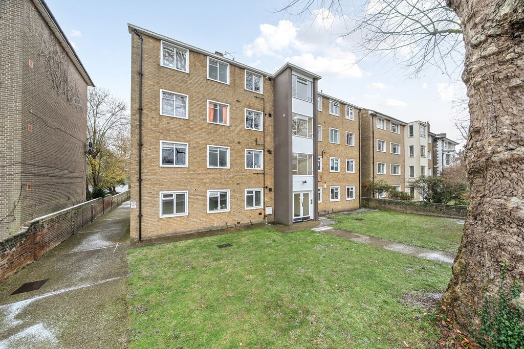 Property photo 1 of 16 External