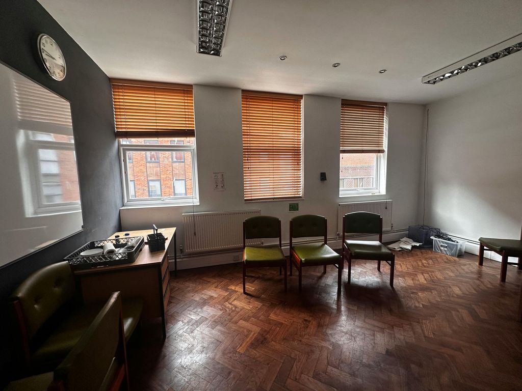 Property photo 3 of 9 P4.Jpg