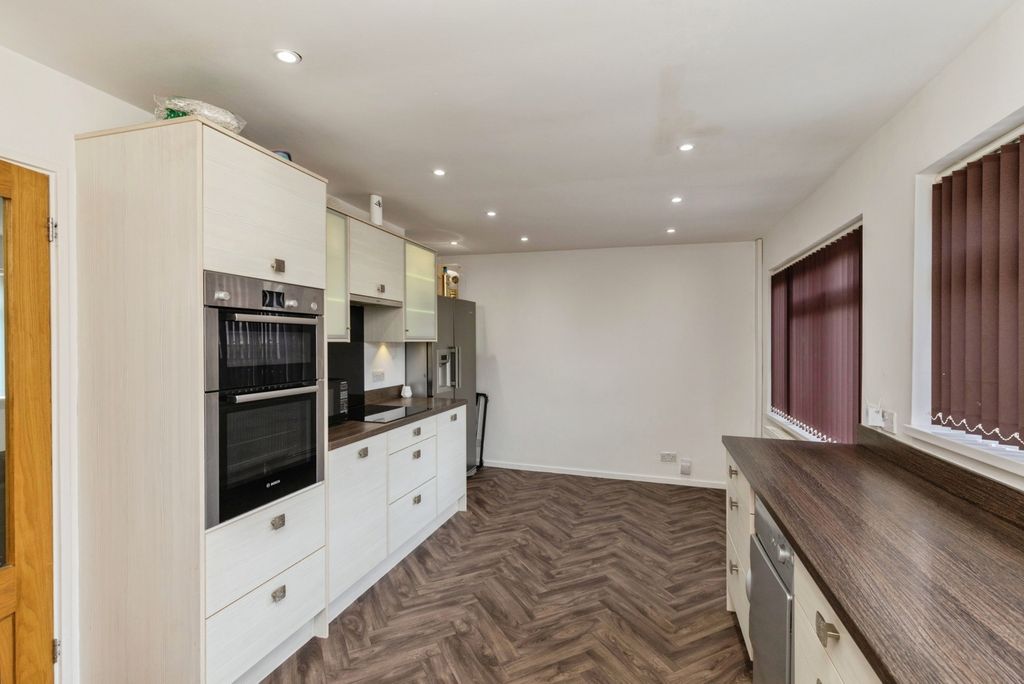 Property photo 2 of 25 Pbox-Img.Jpg