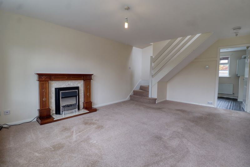 Property photo 3 of 9 Lounge 2