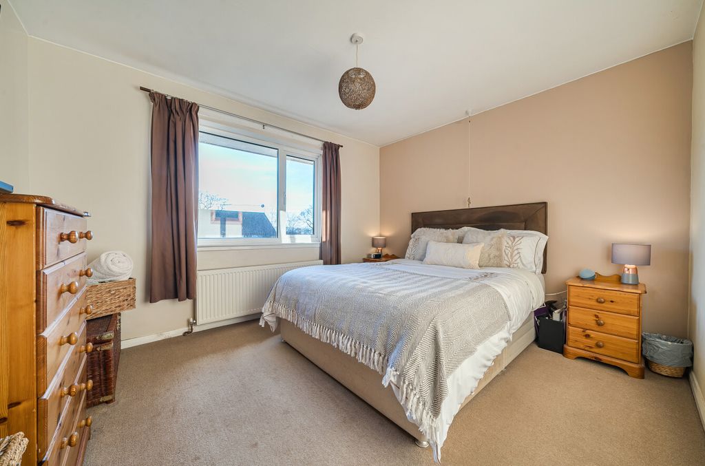 Property photo 2 of 25 2 - 1419704-12-699De9...