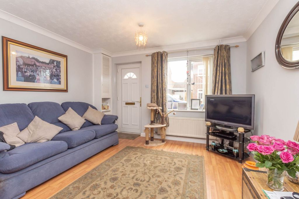 Property photo 2 of 10