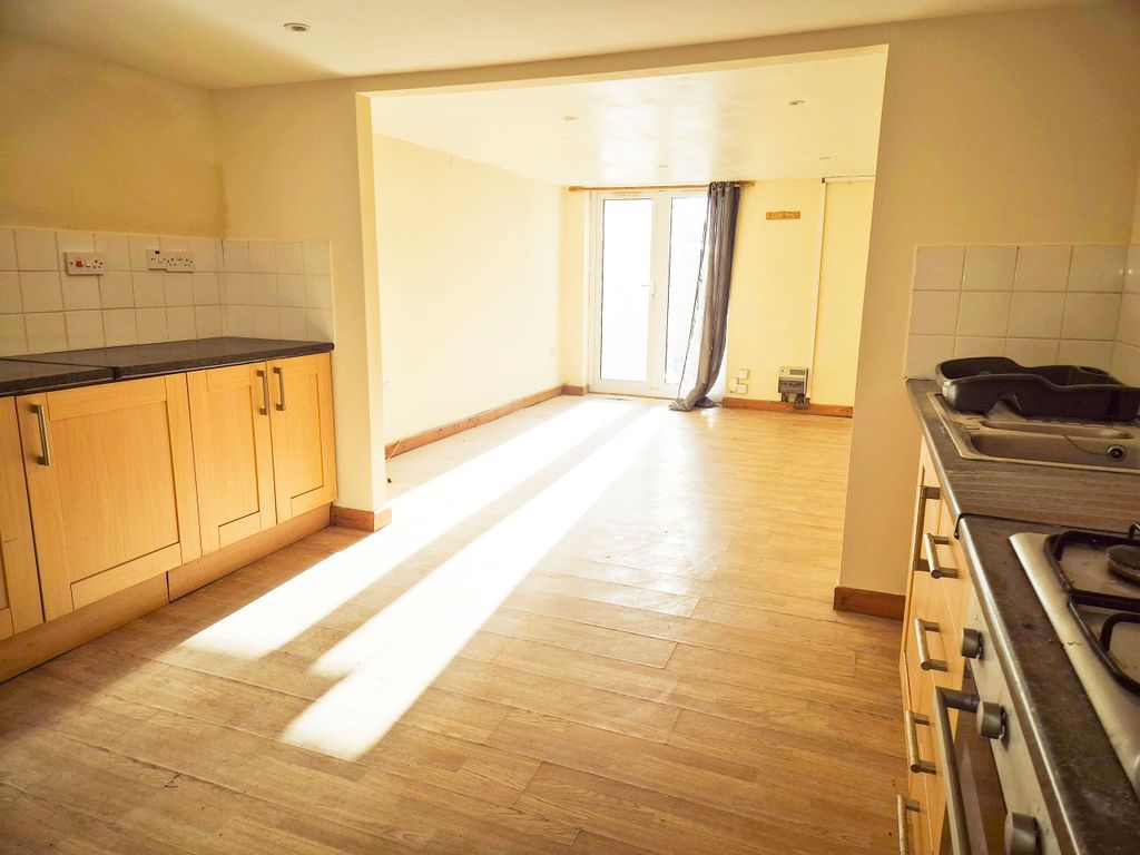 Property photo 3 of 15 7