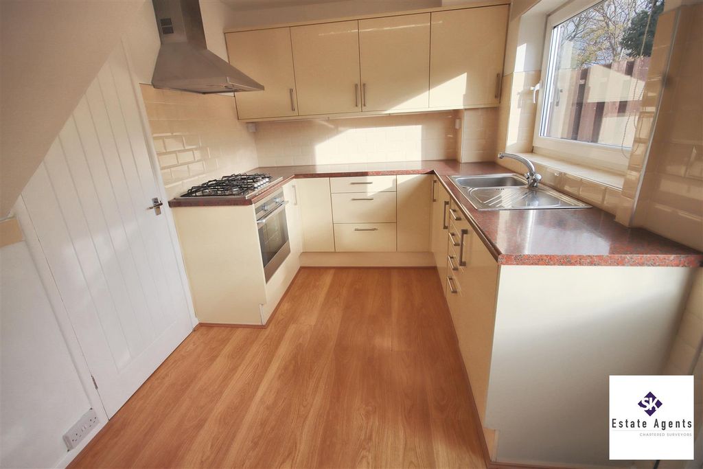 Property photo 2 of 14 Kitchen