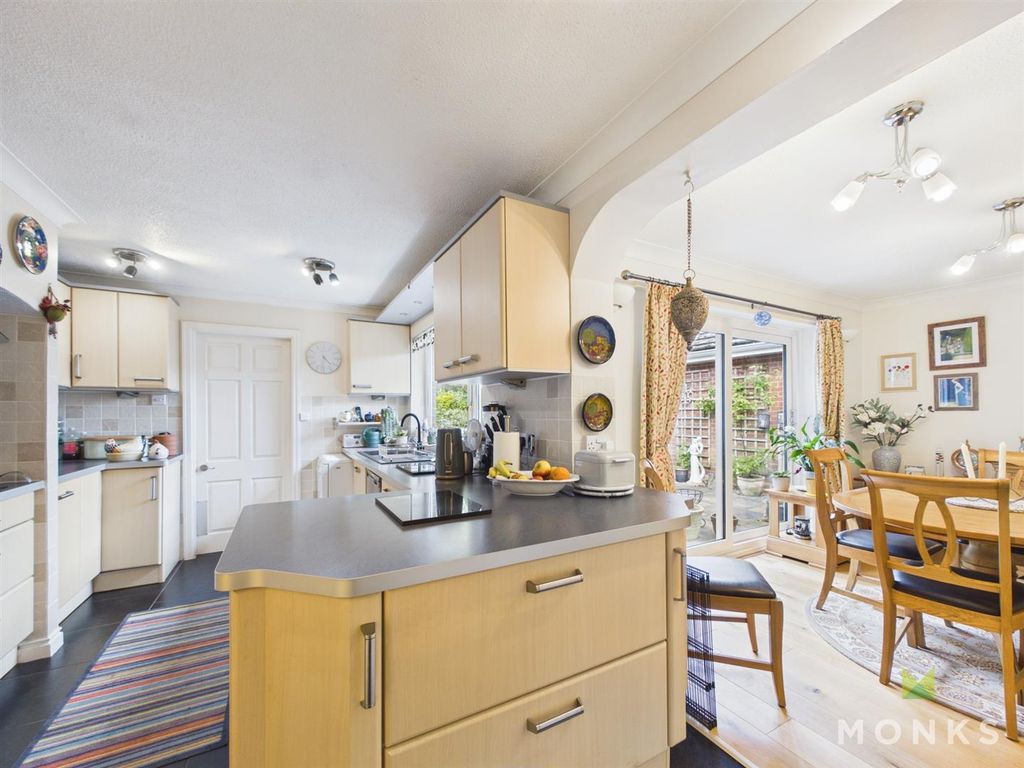 Property photo 3 of 35 Cam01348G0-Pr0819-Still016.Jpg