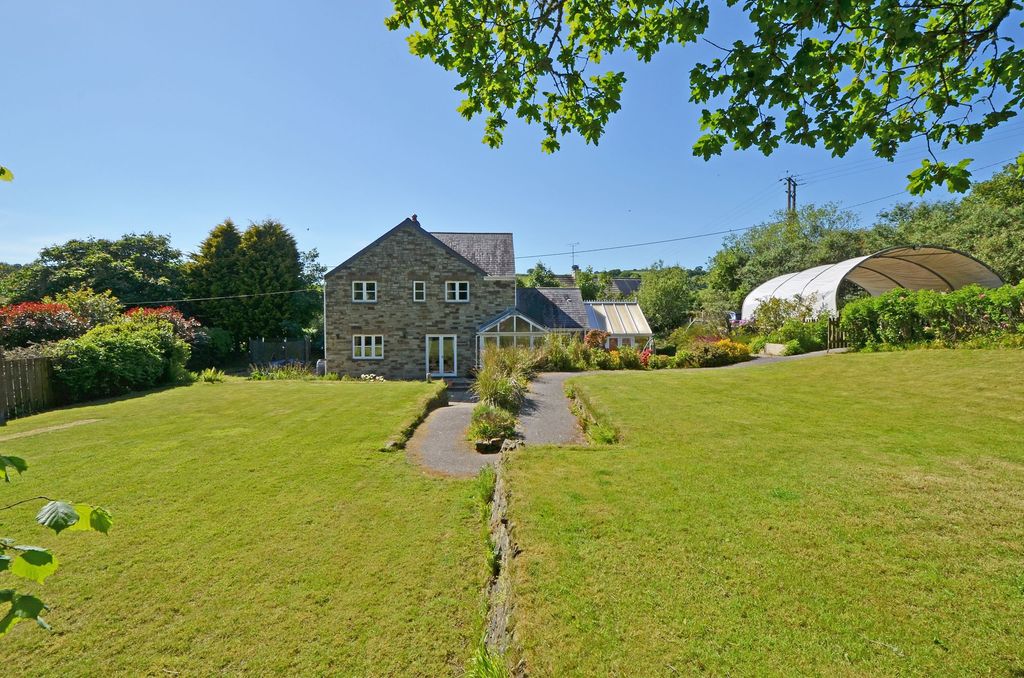 Property photo 2 of 35