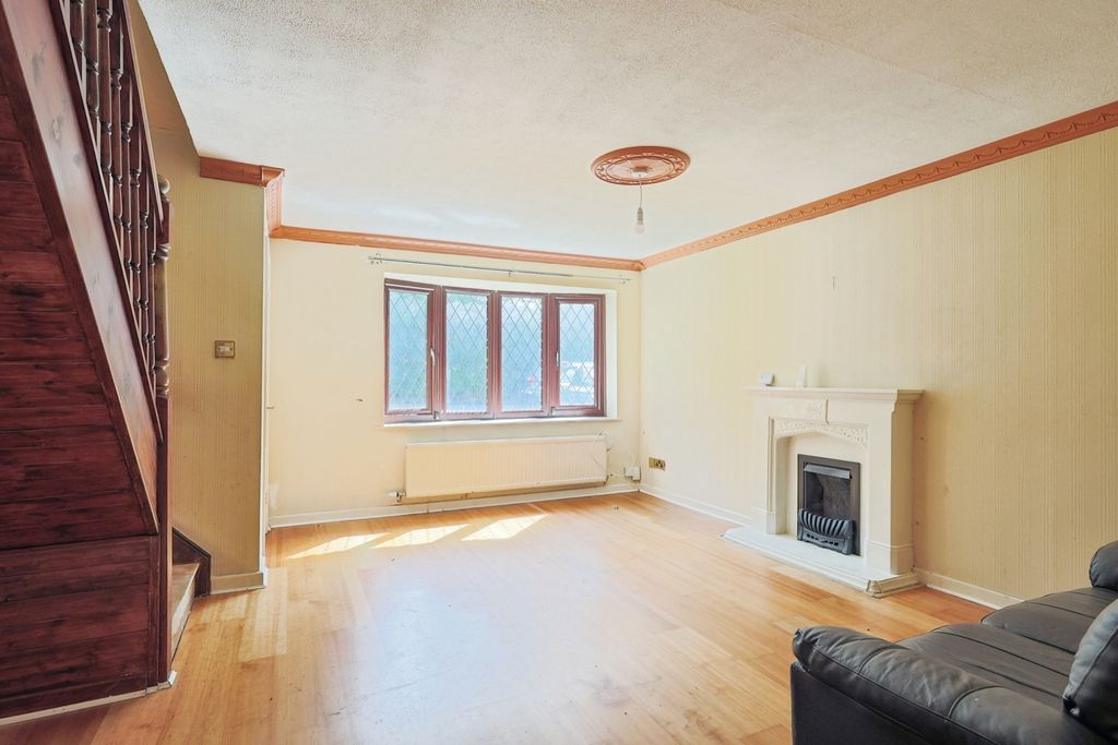 Property photo 3 of 17 Photo